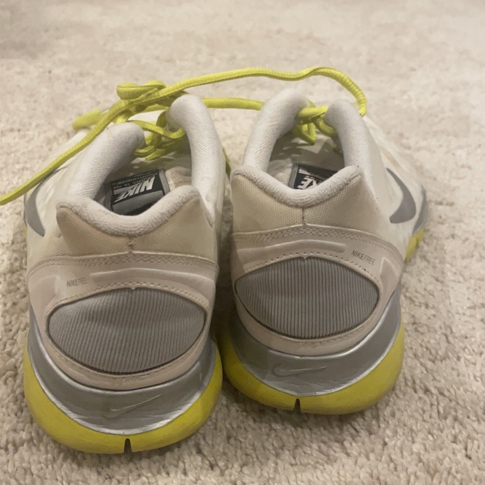 Nike Free - Picture 2 of 4